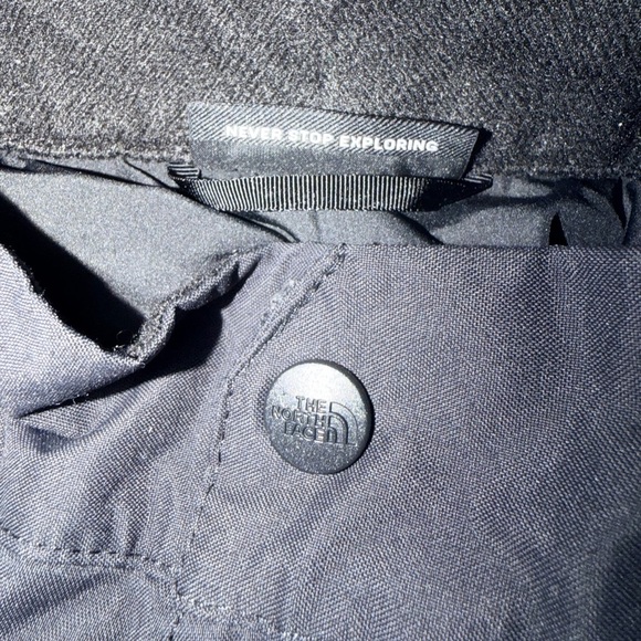 The North Face Women's Black Freedom Insulated DryVent Pants size XS - Picture 9 of 13